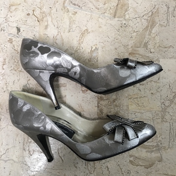 Vintage Elegant Silver Slip On Pump Pointed Toe Bow Size 6 - Picture 3 of 10